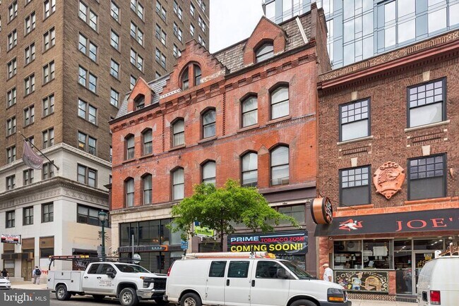 Building Photo - 126 S 16th St