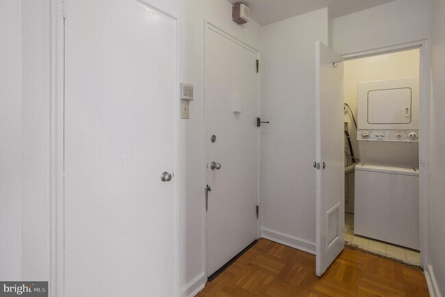 Building Photo - 2601 Pennsylvania Ave