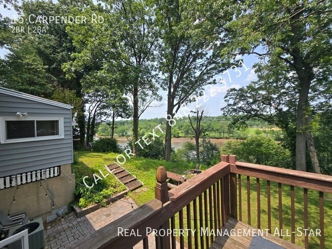 Building Photo - 15 Carpender Rd