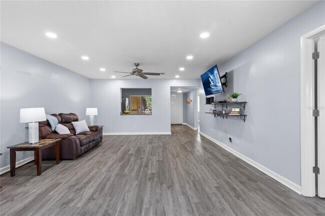 Building Photo - 3600 Magnolia Ridge Cir