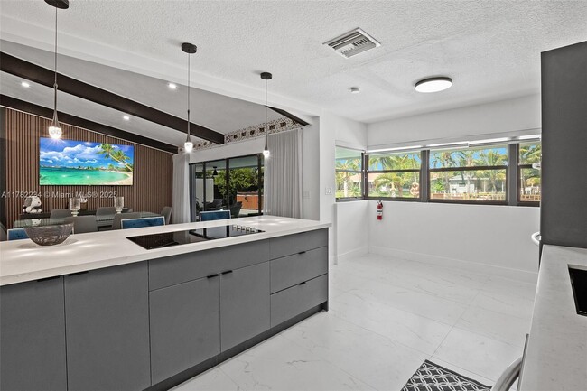 Building Photo - 19510 W Oakmont Dr