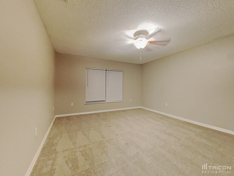 Building Photo - 10323 Frog Pond Dr