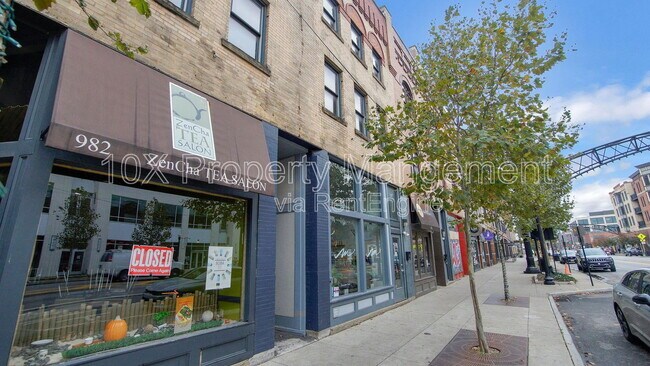 Building Photo - 978 N High St