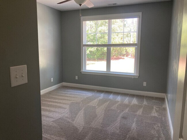 Building Photo - Welcome to Mimosa Bay!