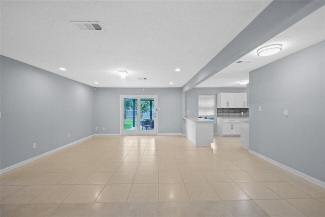 Building Photo - 12735 Memorial Dr