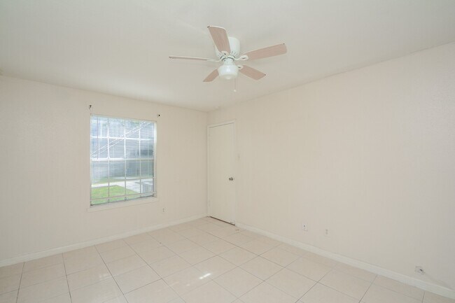 Building Photo - 9700 Leawood Blvd