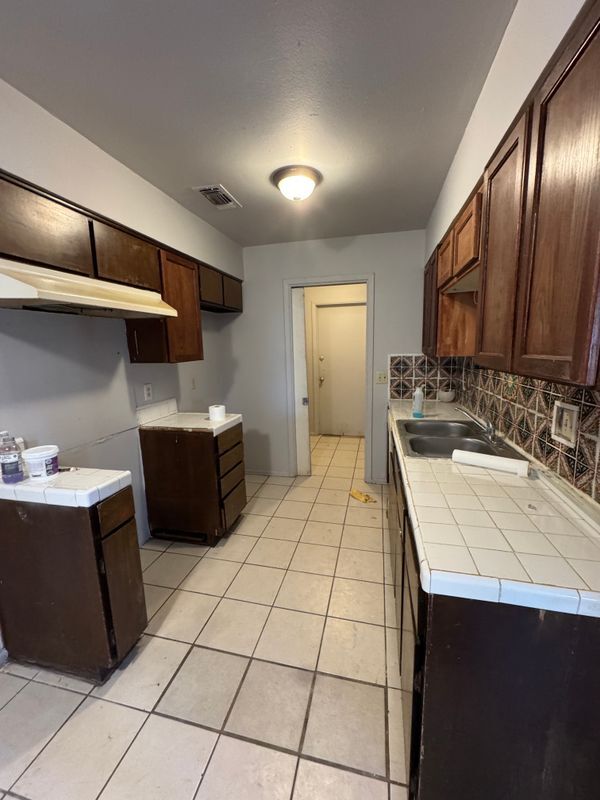 Building Photo - 9131 Port Hudson Dr