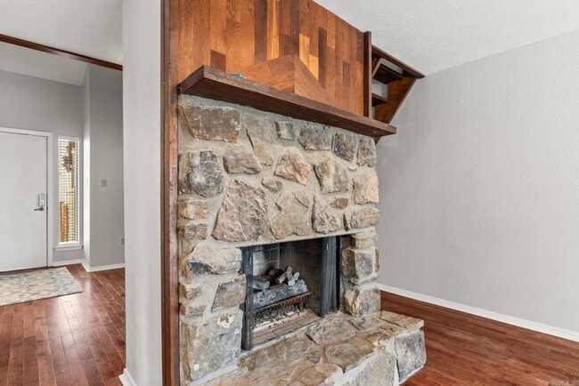 Building Photo - 102 Windwood Ln