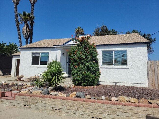 Primary Photo - Renovated 2bd/1bth Single Family Home in R...