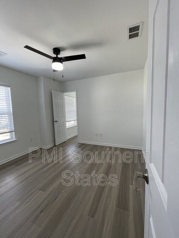 Building Photo - 16 Evonvale Ct