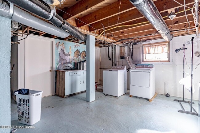 Building Photo - 2890 Shelbyville Rd