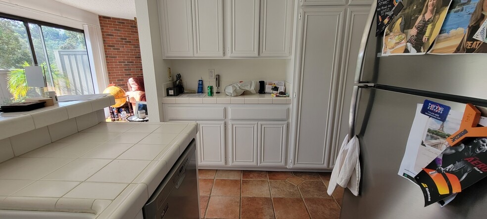 Building Photo - 8024 Caminito Gianna