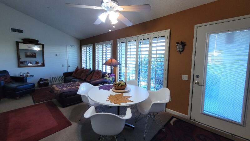 Building Photo - 1100 E Amado Rd