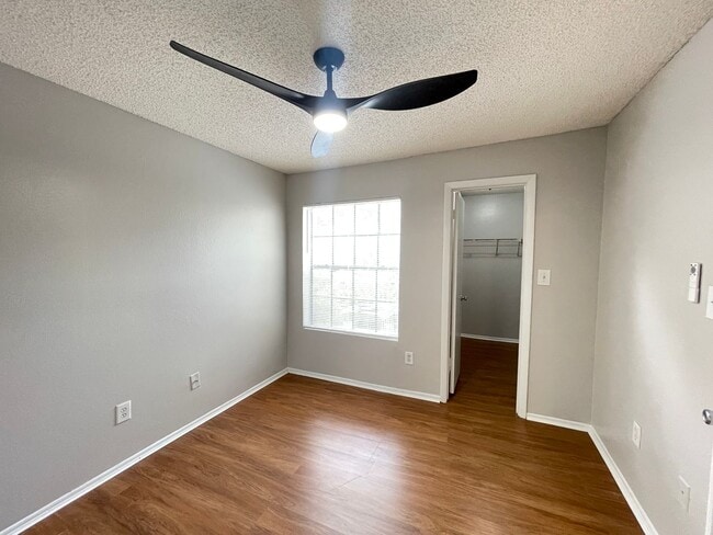 Building Photo - 2 Bed / 1 Bath Condo in Gated Comm. In Altamonte Springs. Available Now!