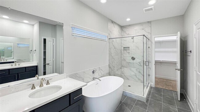 Building Photo - 1126 W 26th St