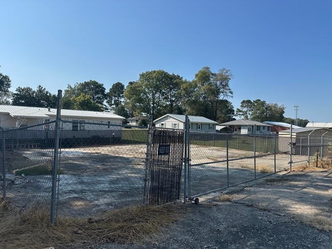 Building Photo - 38 Shuford St