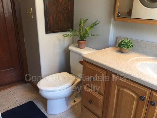 Building Photo - 253 College St SE