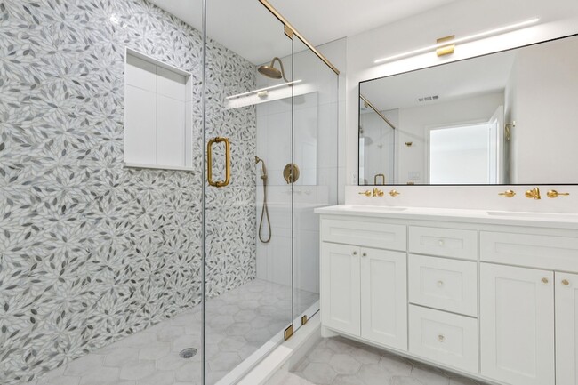 Building Photo - 8566 Sweetwood Dr