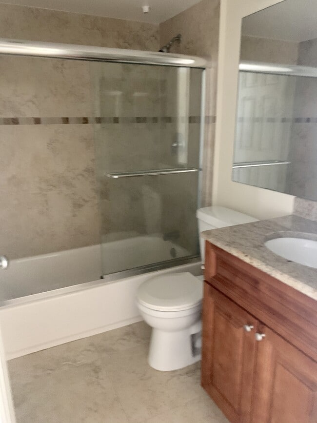 Building Photo - 2841 N Oakland Forest Dr