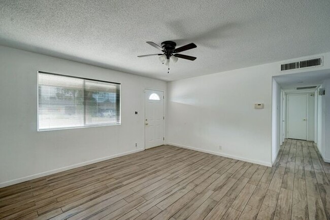 Building Photo - READY TO VIEW NOW! Charming 3-Bedroom Home Near ASU – Prime Location!