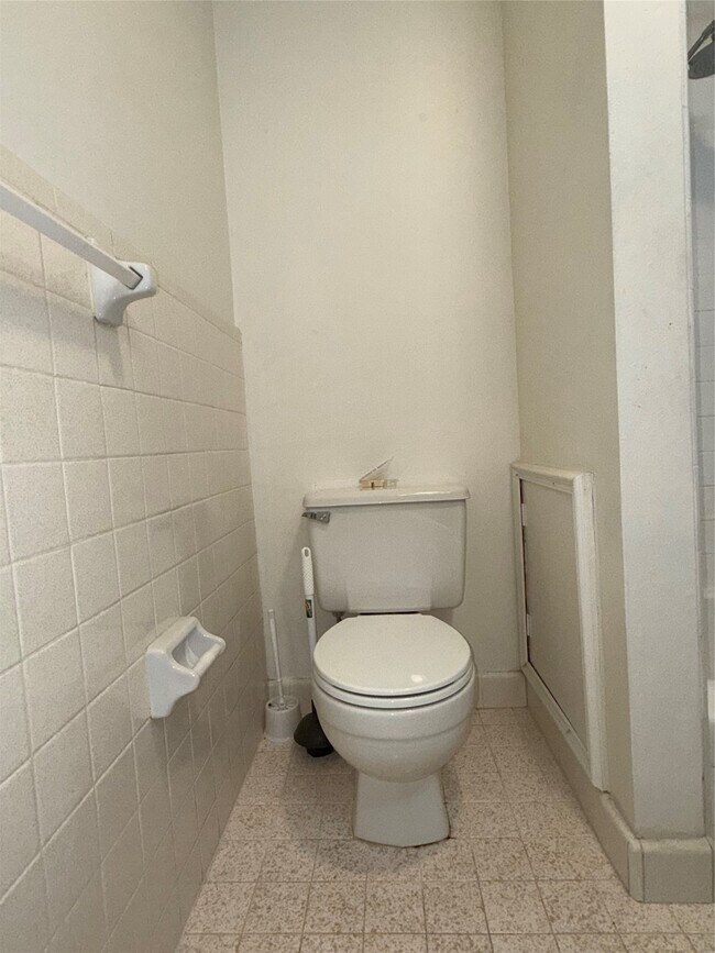 Building Photo - 2039 Winrock Blvd