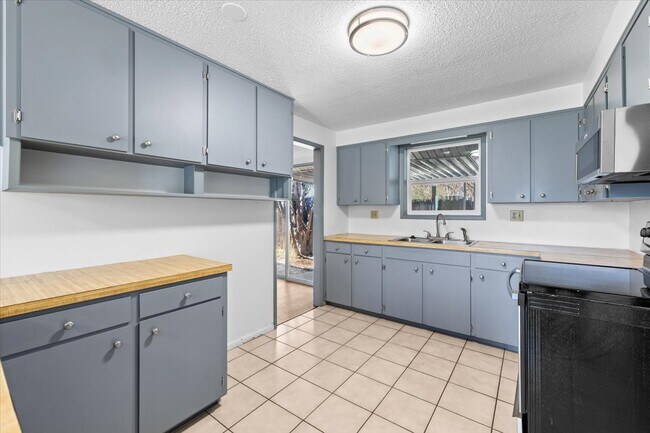 Building Photo - 7681 Garrison Ave