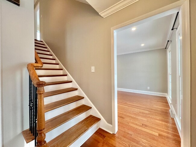 Building Photo - SPACIOUS INSIDE AND OUT!