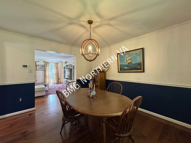 Building Photo - 10205 Daylily Ct