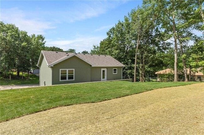 Building Photo - 135 Cedar Ct