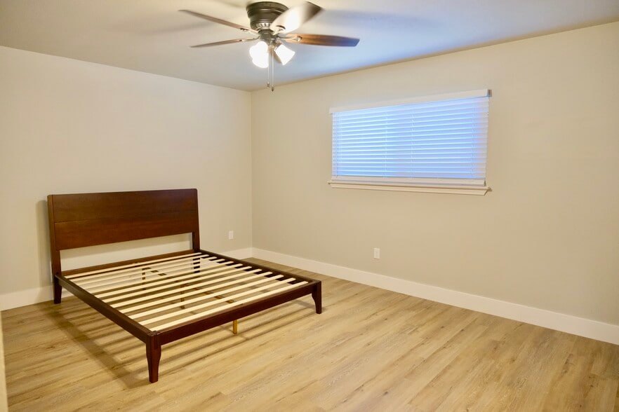 Building Photo - 8311 Babe Ruth St