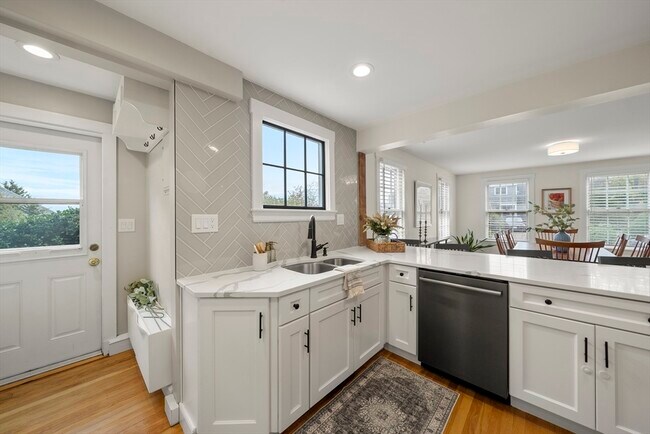 Building Photo - 11 Gingerbread Hill