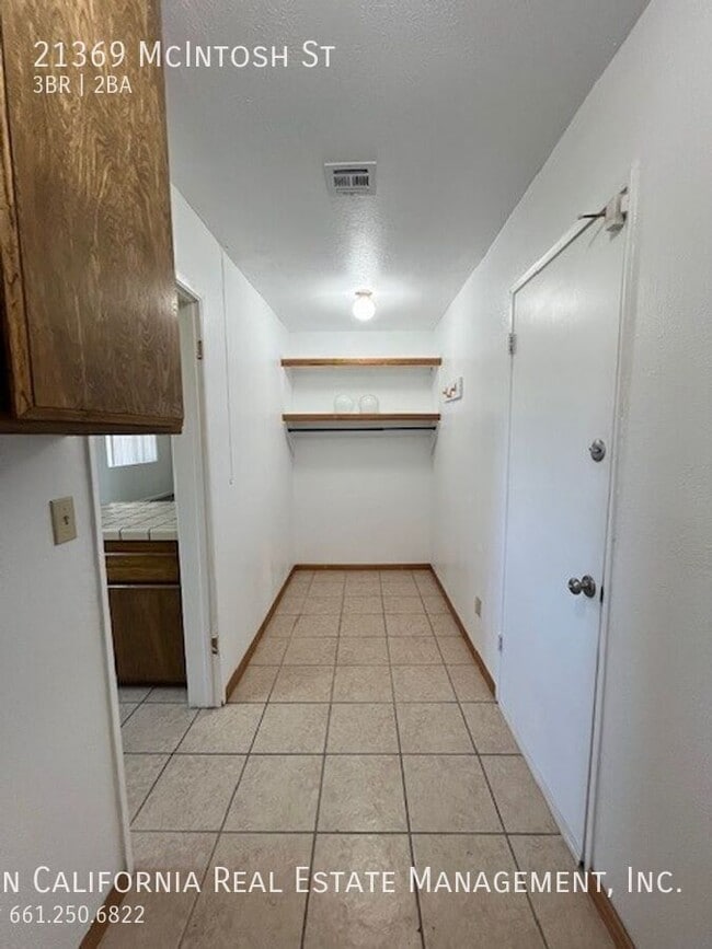 Building Photo - 21369 McIntosh St