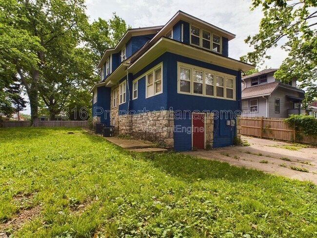 Building Photo - 5218 Highland Ave