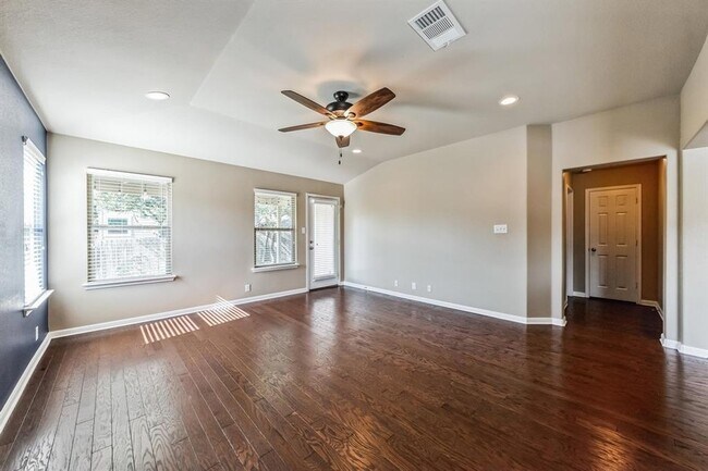 Building Photo - 2519 Nightshade Dr