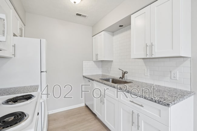 Building Photo - 8005 S 48th Ave