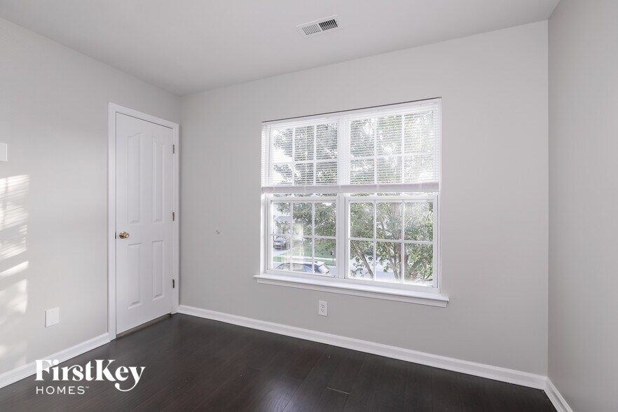 Building Photo - 9326 Longstone Ln