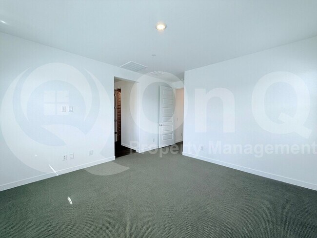 Building Photo - 4077 S Sabrina Dr