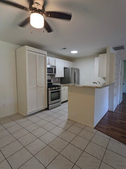 Building Photo - 26200 Redlands Blvd