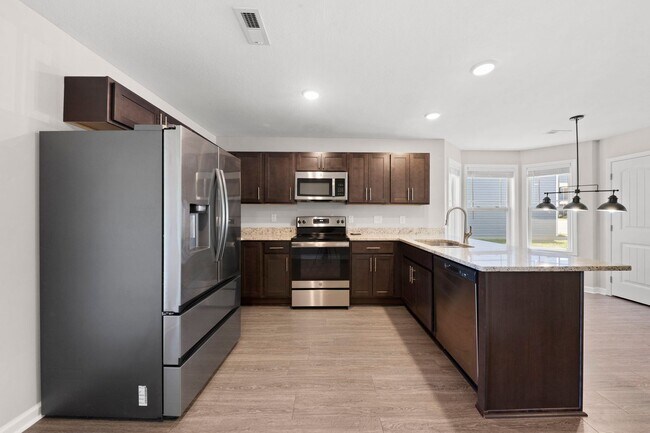 Building Photo - Gorgeous End Unit Townhome for Rent!!