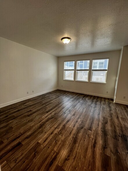 Building Photo - 4024 W 740 N