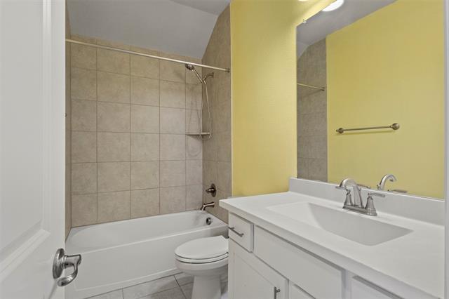 Building Photo - 4717 Dorchester Dr