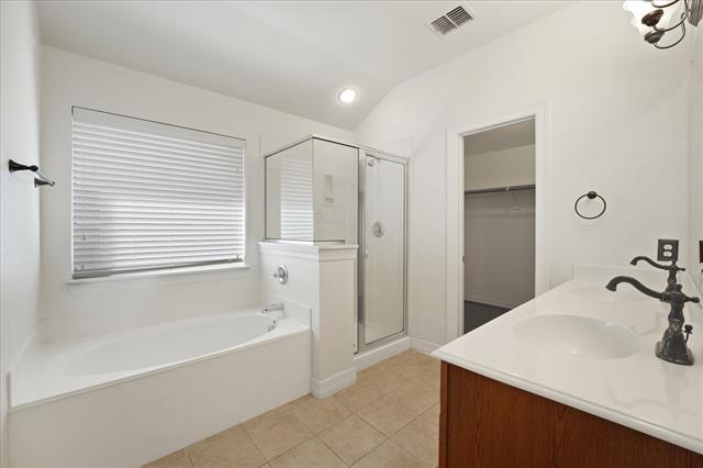 Building Photo - 300 Bluefinch Dr