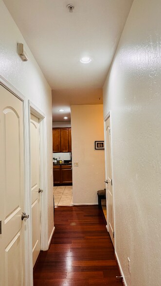 Building Photo - 10655 N 9th St