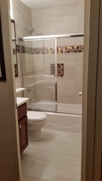 Building Photo - 1550 N Lake Shore Dr