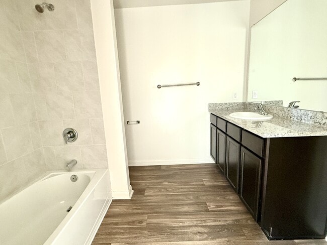 Building Photo - 1008 Riverdale Cove