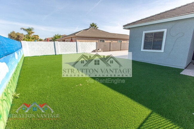 Building Photo - 21748 E Escalante Rd