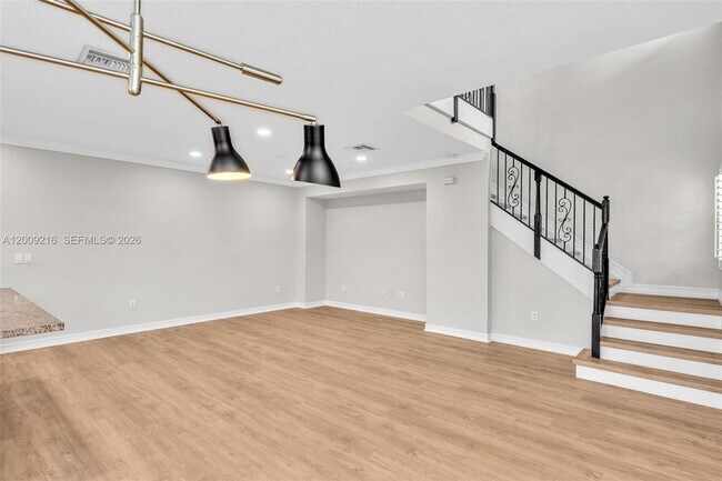Building Photo - 11541 SW 15th Ave