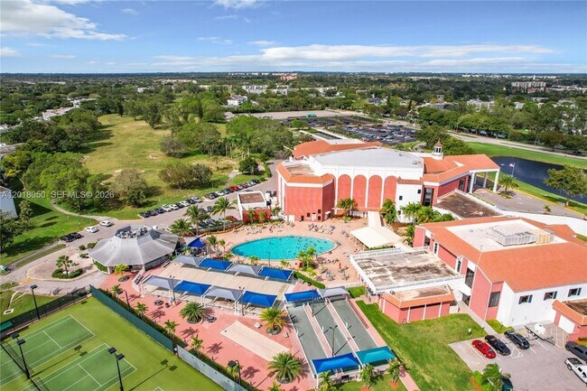 Building Photo - 226 Newport Dr