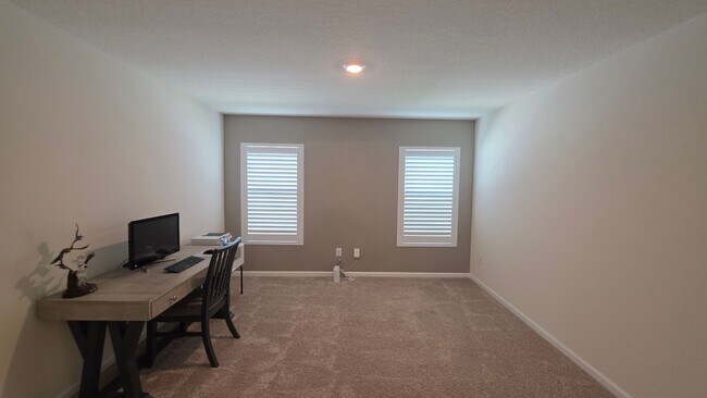 Building Photo - New Home in Sawmill Creek 3 Bedroom 3 Bath home with Office/Den and Screened Patio