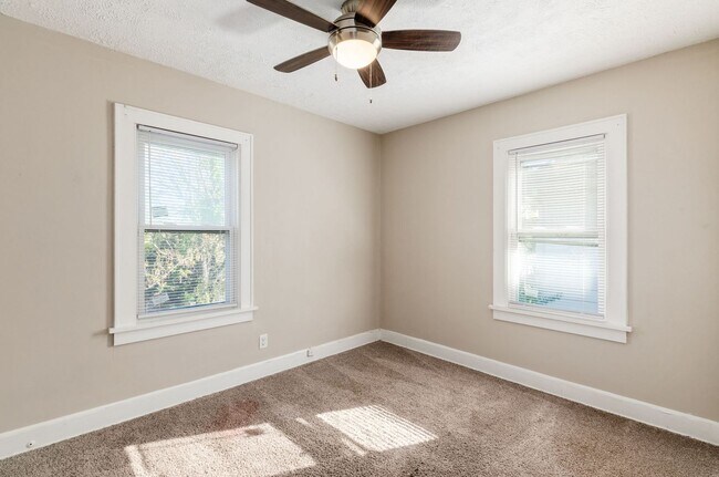 Building Photo - Driving Park Three Bedroom Two-Story